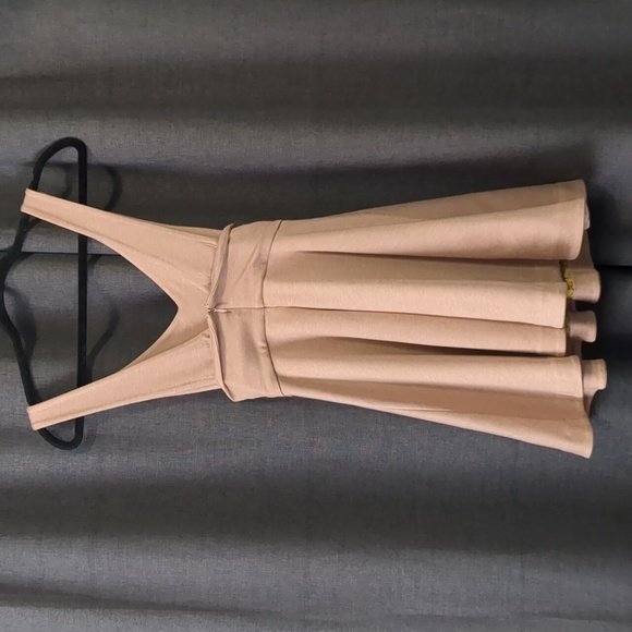 QDA Tan Dress  Size Small - Picture 4 of 6